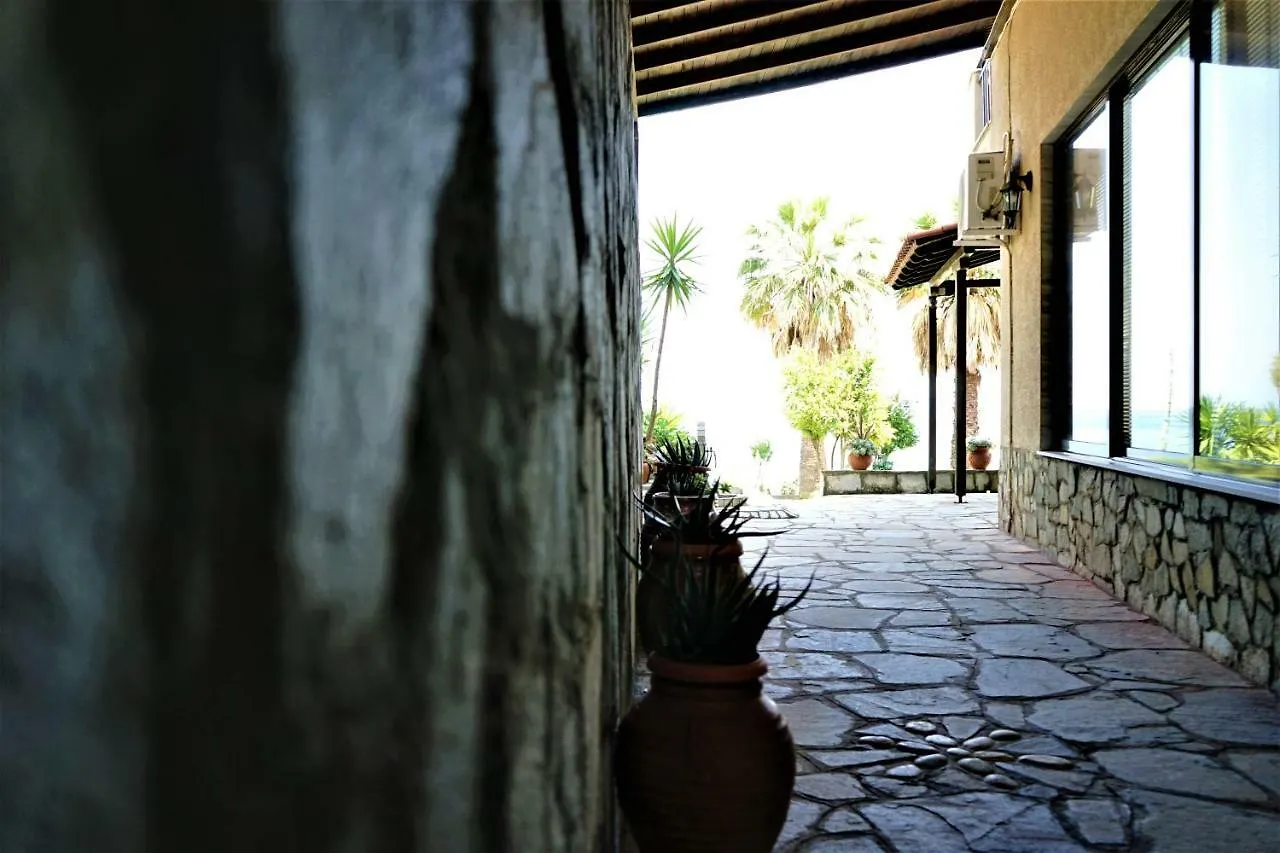 Pension Karvounoskala Stratonion
